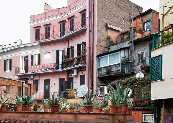 Center Fori Imperiali Raffy's Charming *